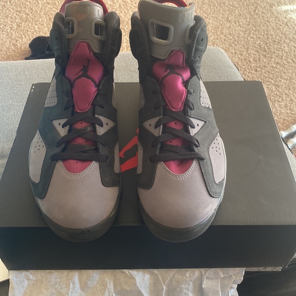 Jordan 6s - Picture 2 of 4